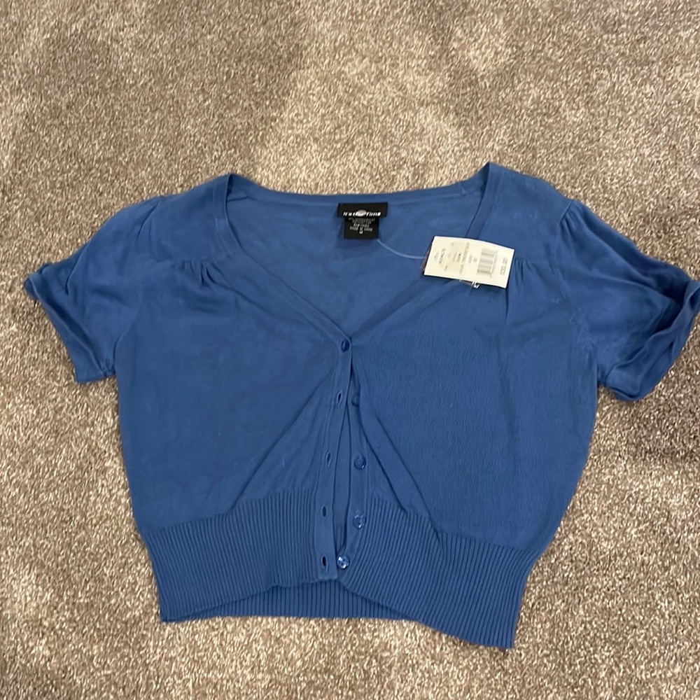 Juniors/women’s blue shirt sweater NWT